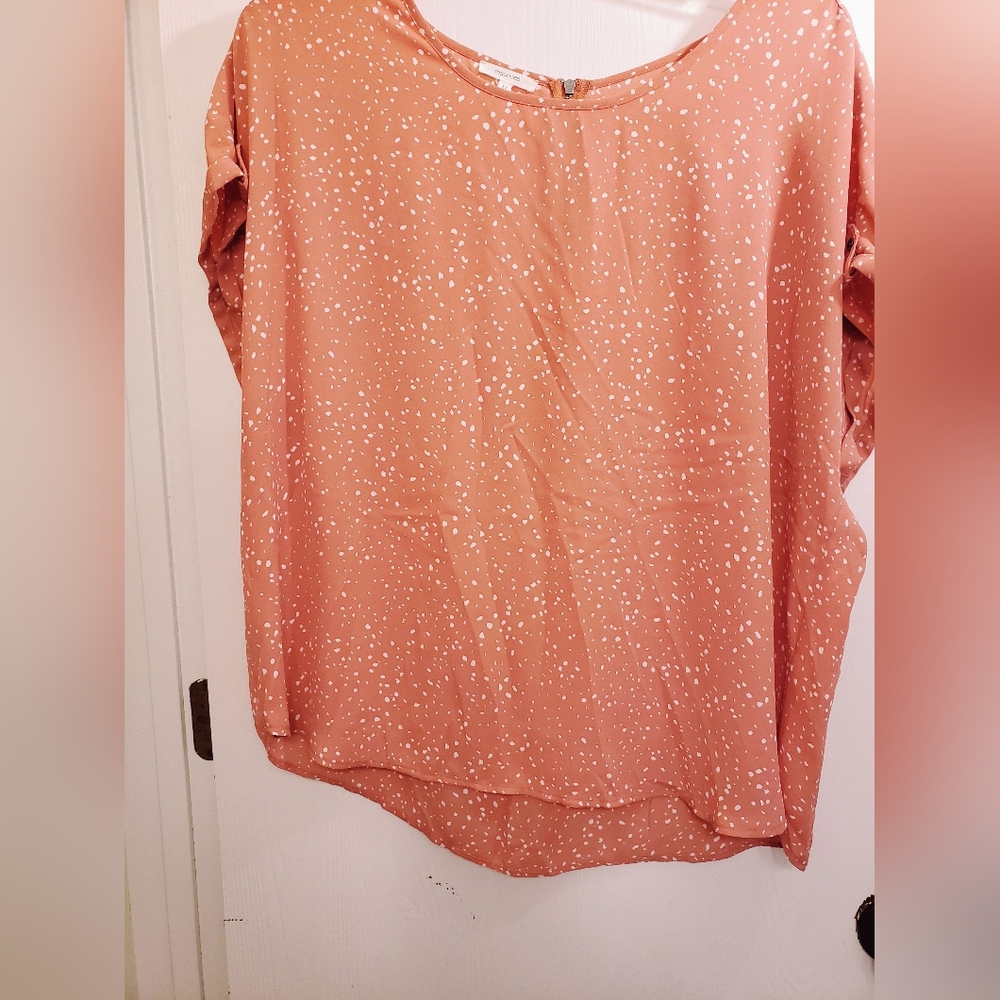 Maurices Zipper Back Blouse, Coral, Size XXL, Excellent Condition